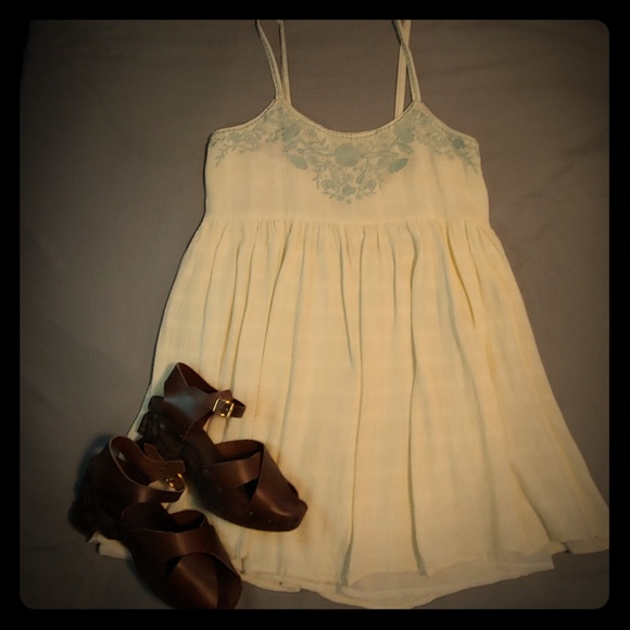 Kimchi Blue Dresses & Skirts - Urban Outfitters dress Kimchi Blue Dresses & Skirts - Urban Outfitters dress